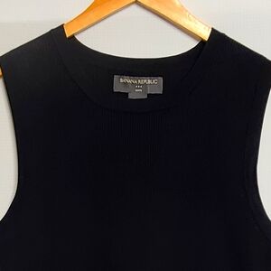 Banana Republic Woman's Silk Blend Petite Black Sweater Vest